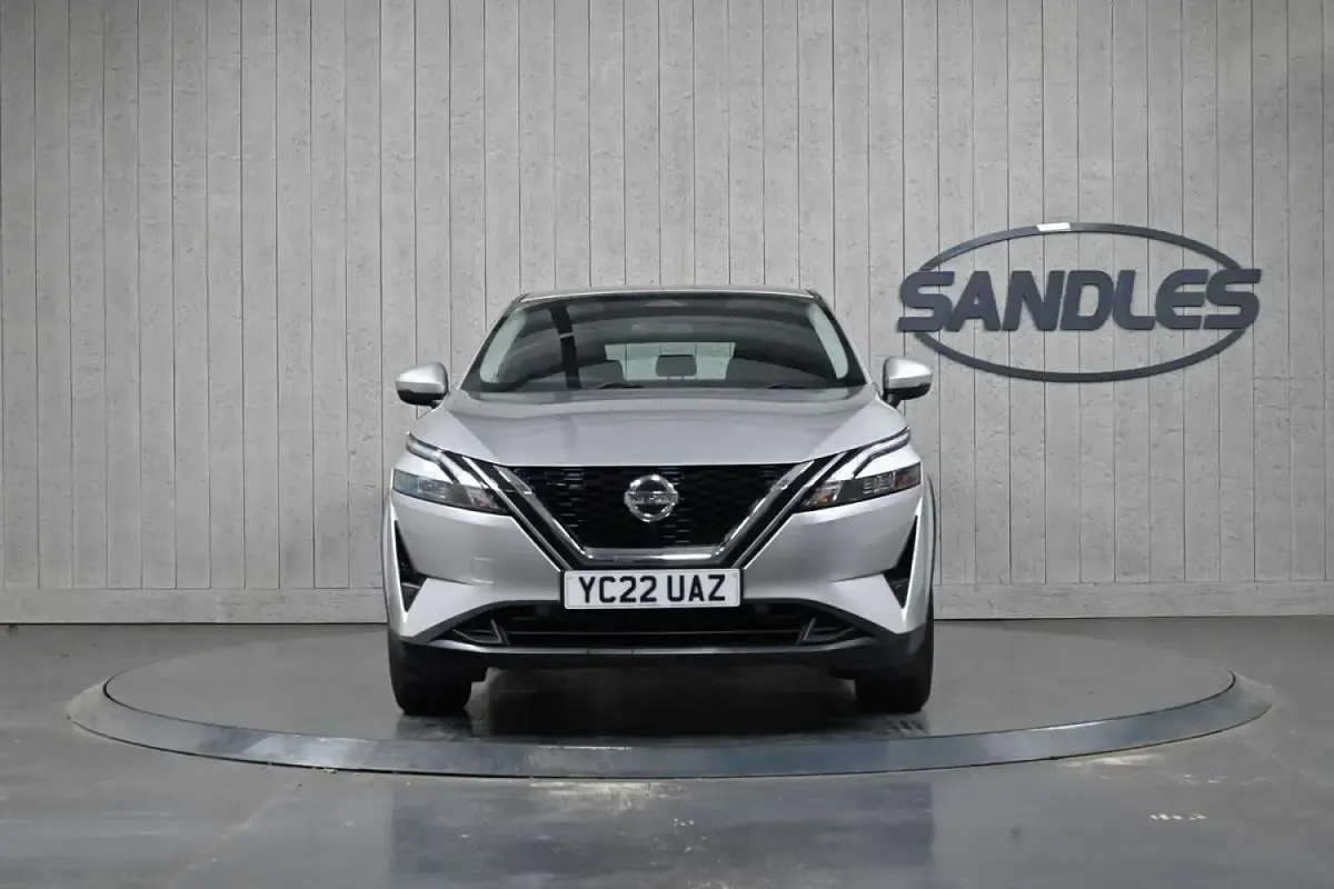 Used Nissan Qashqai Acenta Premium 158 HP (116 kW) 2022 Silver SUV