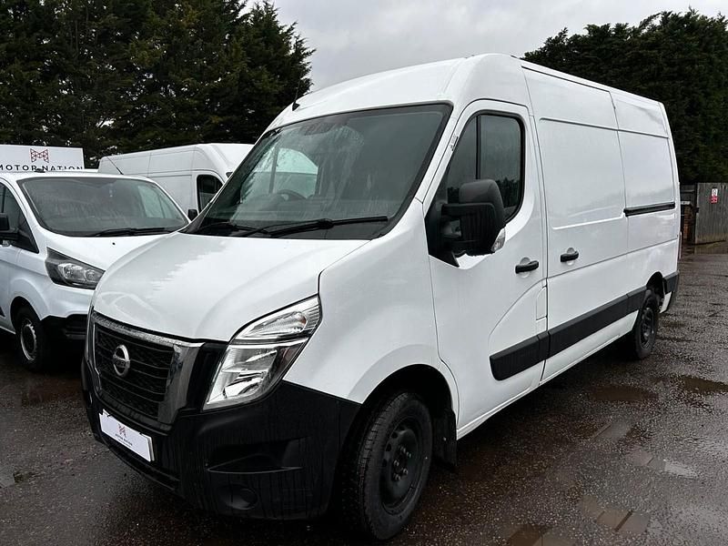 Used Nissan Interstar Acenta 135 HP (99 kW) 2023 White Van
