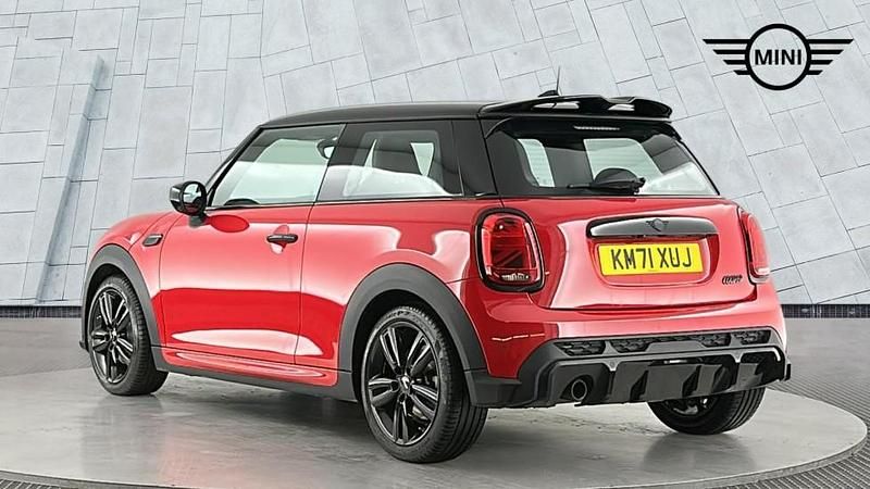 Used Mini Cooper Hatch 134 HP (98 kW) 2021 Red Hatchback