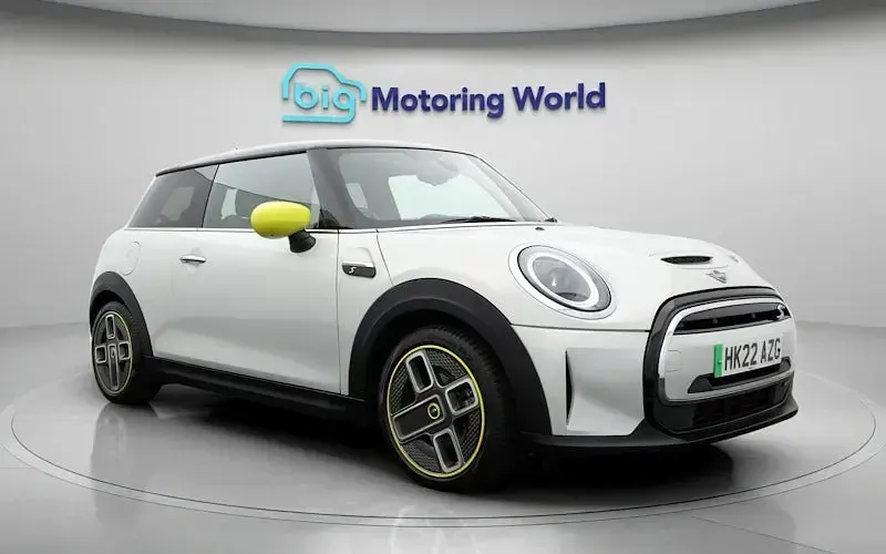 Used Mini Cooper Level 2 135 kW (184 HP) 2023 Hatchback