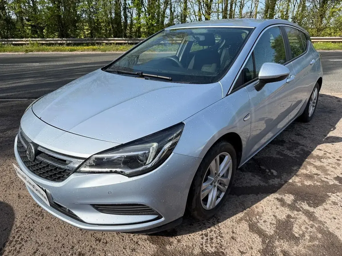 Used Vauxhall Astra Design Edition 2016 Silver Hatchback