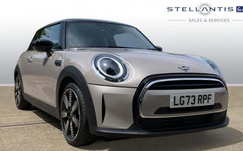 Used 2022 Mini Cooper Exclusive Hatchback | £20,727 (Expensive) - Image 1/4
