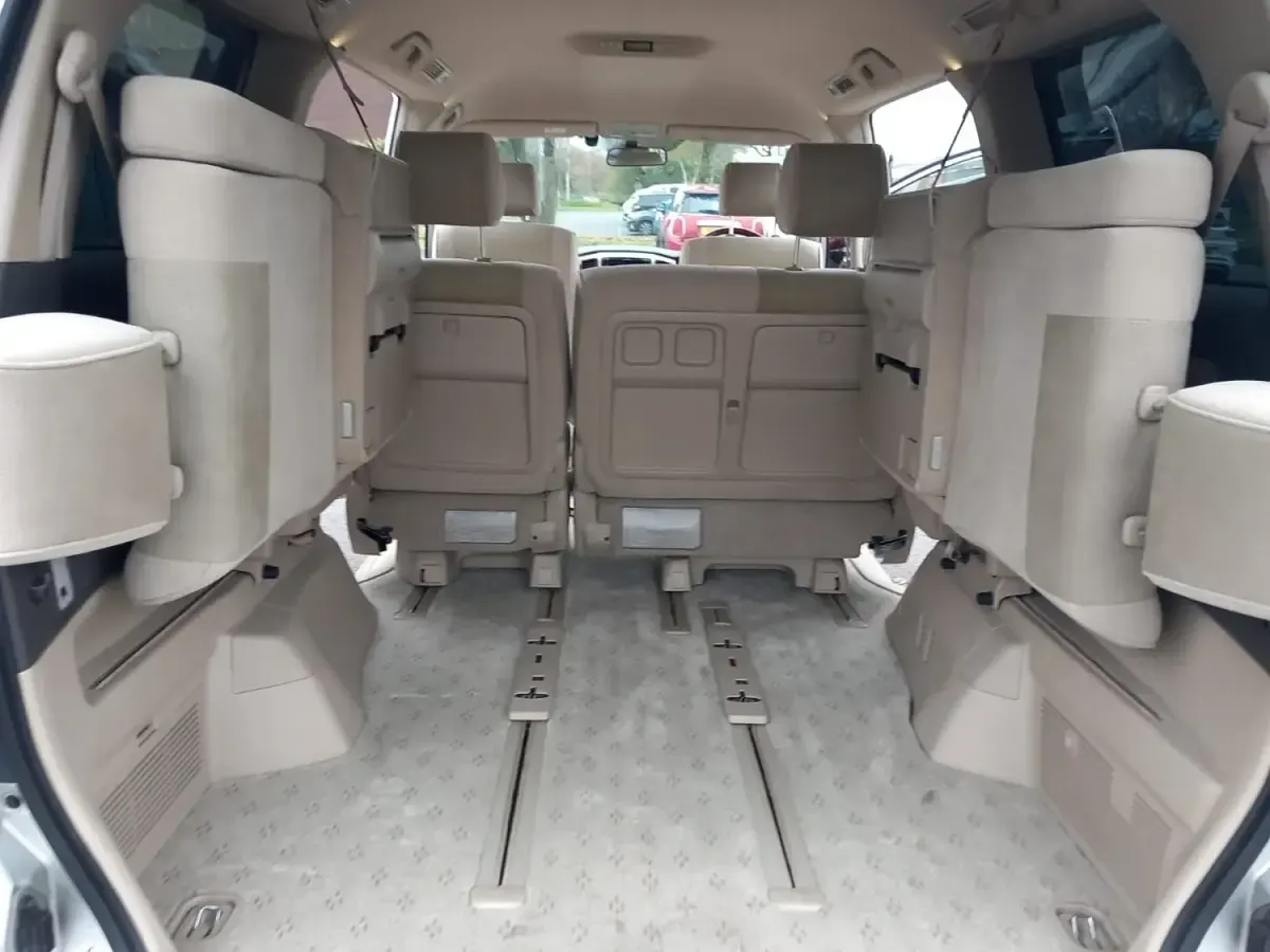 Used Toyota Alphard 2005 Silver MPV