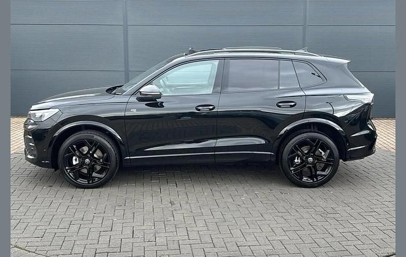 New VW Tiguan Black Edition 265 HP (194 kW) 2025 Black SUV