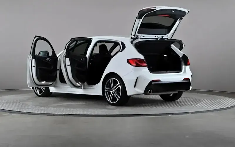 Used BMW 118 M Sport 140 HP (102 kW) 2020 White Hatchback