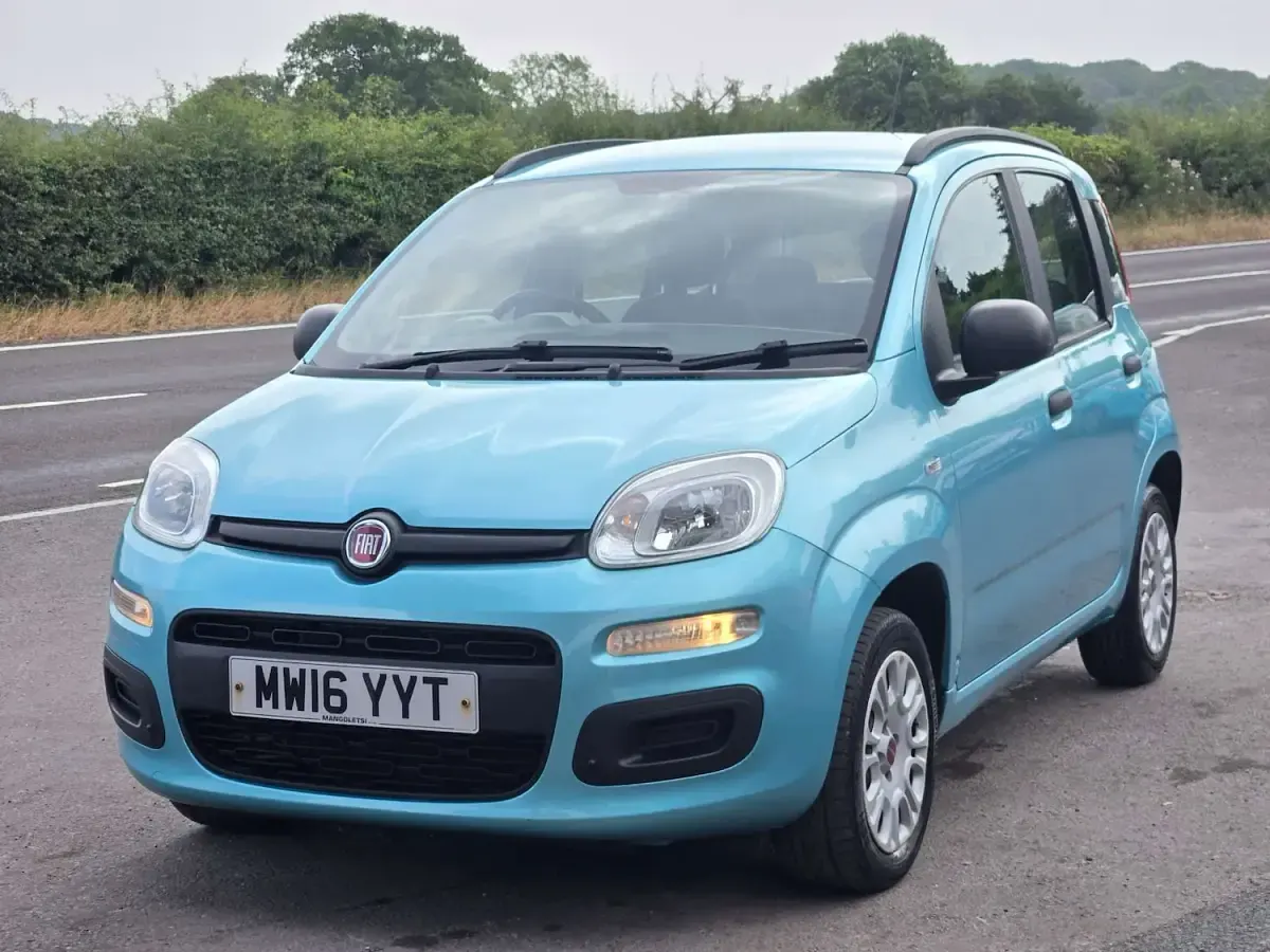 Used Fiat Panda Easy 85 HP (62 kW) 2016 Blue Hatchback