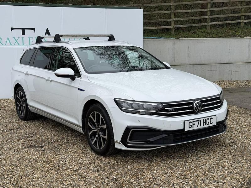 Used VW Passat GTE 218 HP (160 kW) 2021 White Estate
