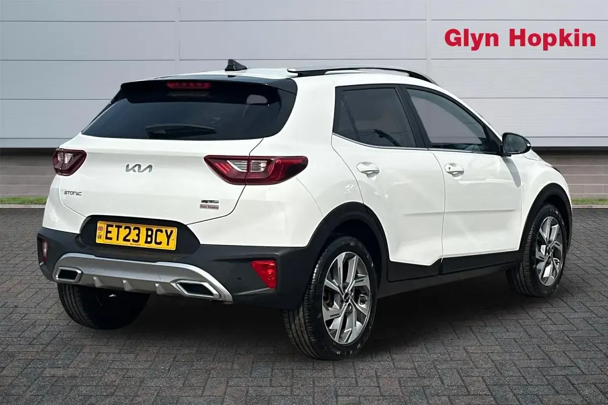 Used Kia Stonic GT-Line 118 HP (86 kW) 2023 White SUV