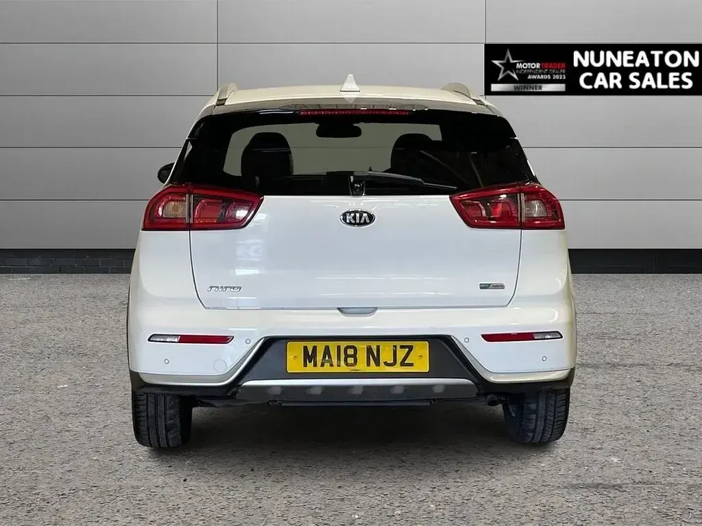 Second-hand Kia Niro 139 CP (102 kW) 2018 Alb SUV