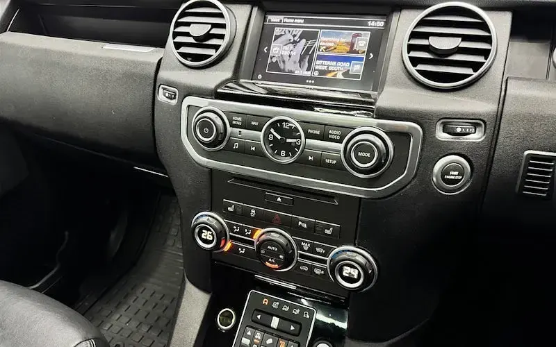 Used Land Rover Discovery HSE 256 HP (188 kW) 2015 Black SUV