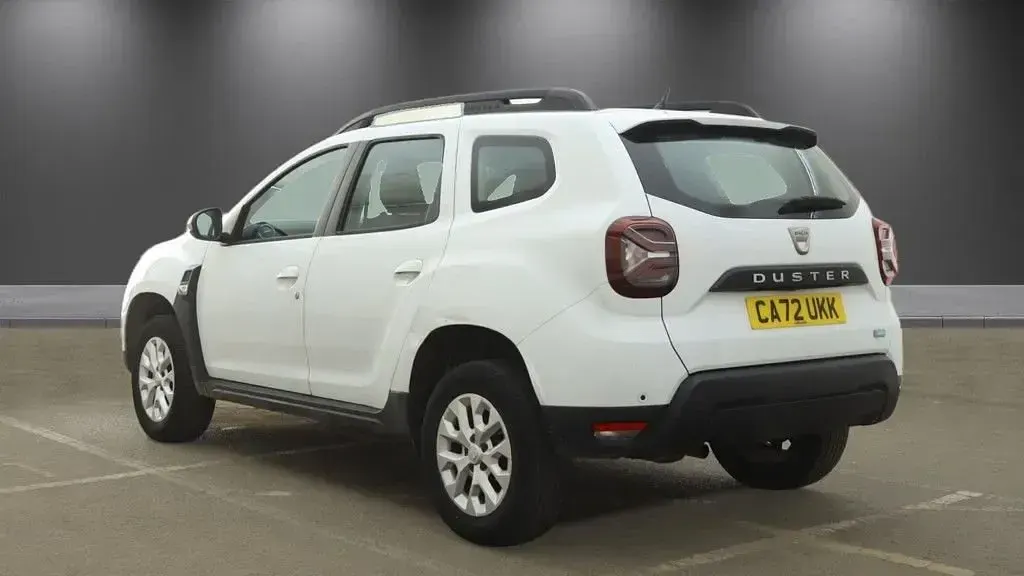 Used Dacia Duster Comfort 100 HP (73 kW) 2022 White SUV