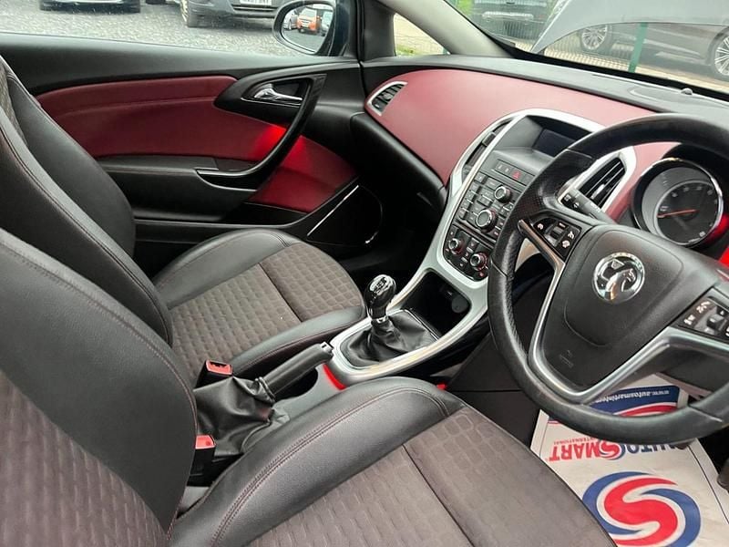 Used Vauxhall Astra GTC SRi 200 HP (147 kW) 2015 Black Hatchback
