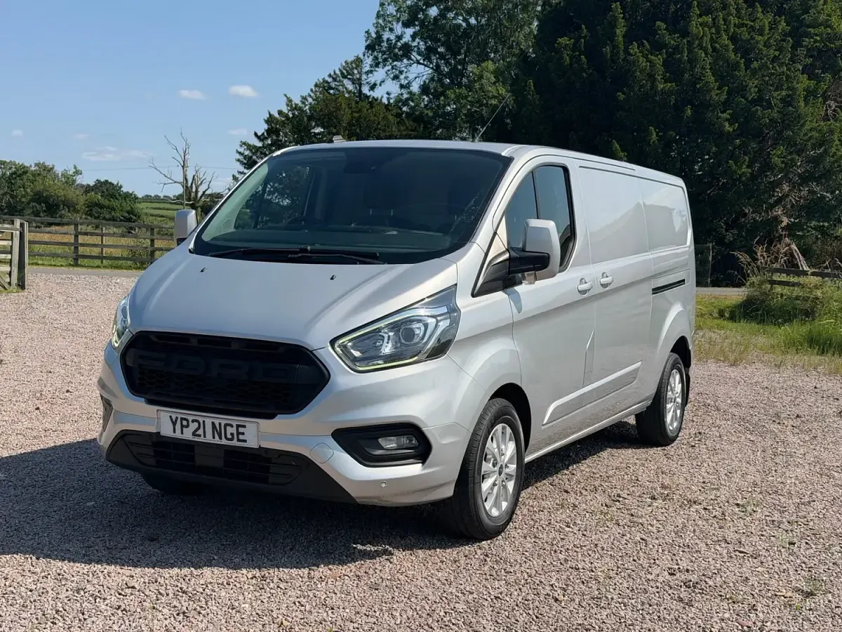 Used Ford Transit Custom Limited 130 HP (95 kW) 2021 Silver Van