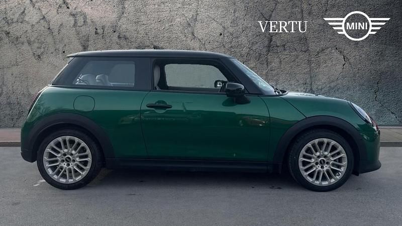 Used Mini Cooper Hatch 156 HP (114 kW) 2024 Green Hatchback