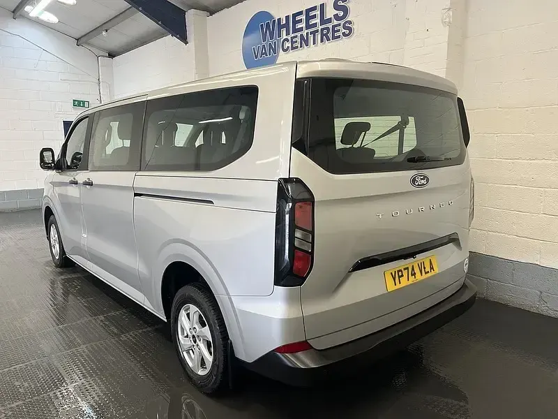 Used Ford Tourneo Custom Zetec 136 HP (100 kW) 2024 Silver Van