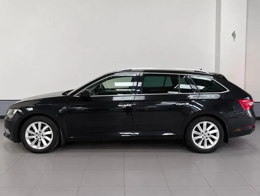 Used Skoda Superb SE Technology 120 HP (88 kW) 2018 Black Estate
