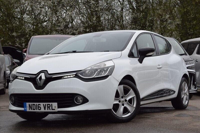White Used 2016 Renault Clio IV Dynamique Hatchback | £3,995 (Good price) - Image 1/4