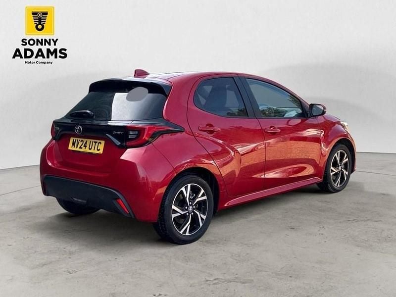 Used Toyota Yaris Hybrid Design 116 HP (85 kW) 2024 Red Hatchback