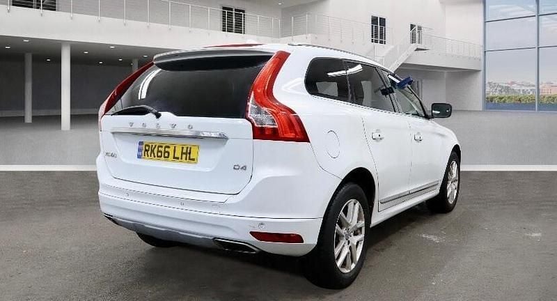 Used Volvo XC60 SE Lux 2016 White SUV