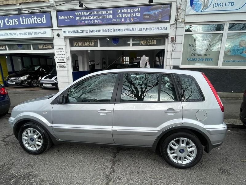 Used Ford Fusion Zetec 101 HP (74 kW) 2008 Silver Hatchback