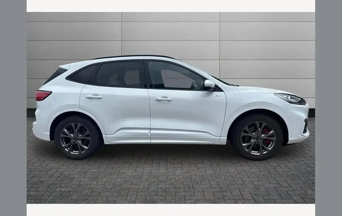 Used Ford Kuga ST-Line 225 HP (165 kW) 2021 White SUV