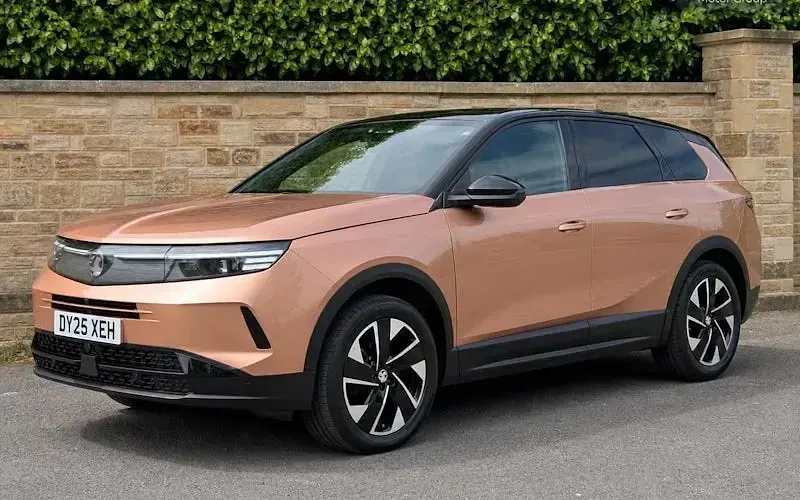 Used Vauxhall Grandland X Ultimate 136 HP (100 kW) 2025 Brown SUV