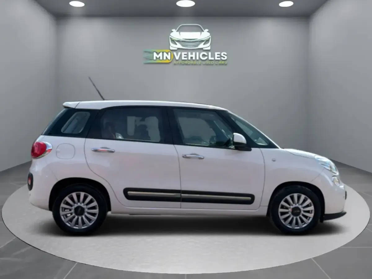 Used Fiat 500L Pop Star 85 HP (62 kW) 2015 White MPV