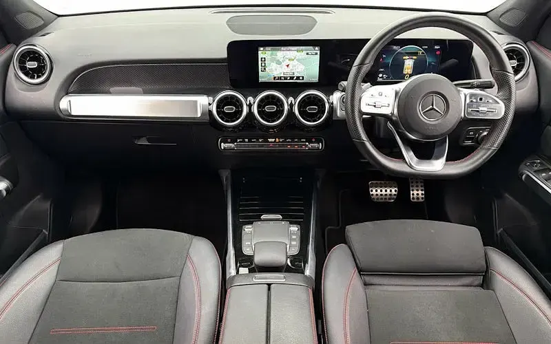 Used Mercedes GLB200 AMG line 163 HP (119 kW) 2022 White SUV