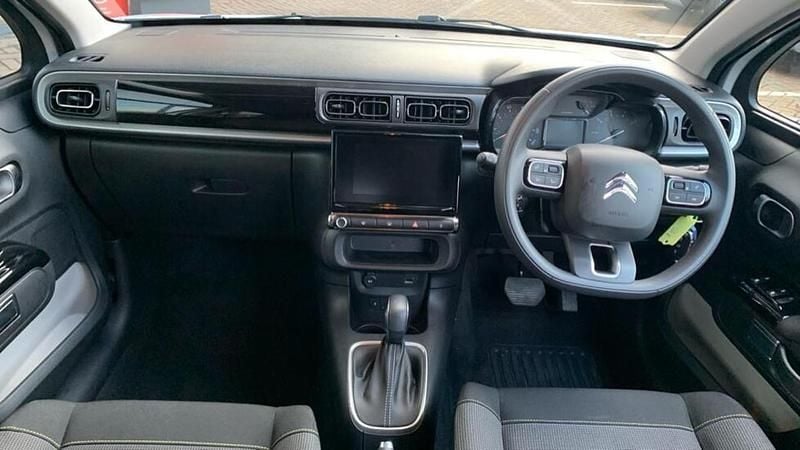 Used Citroën C3 PureTech 108 HP (79 kW) 2024 White Hatchback