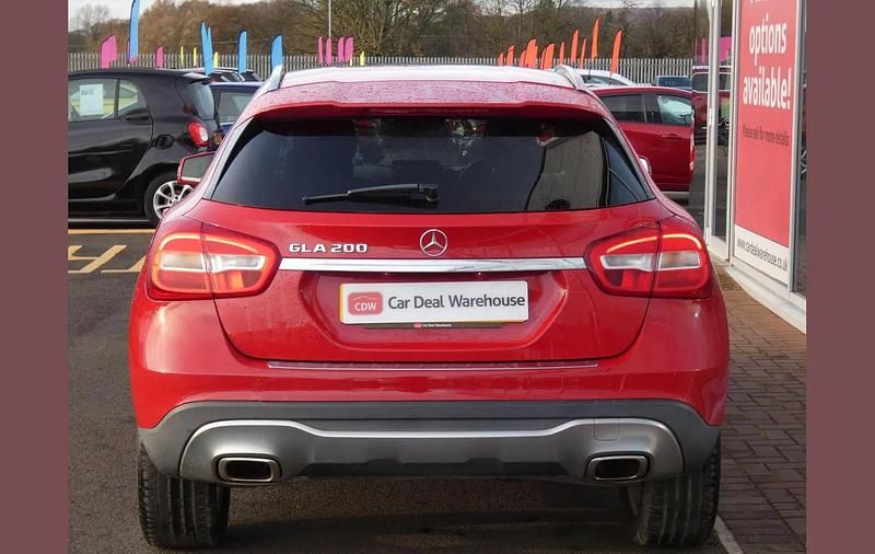 Used Mercedes GLA200 154 HP (113 kW) 2018 Red SUV