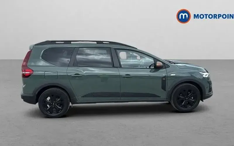Used Dacia Jogger Extreme 141 HP (103 kW) 2025 MPV