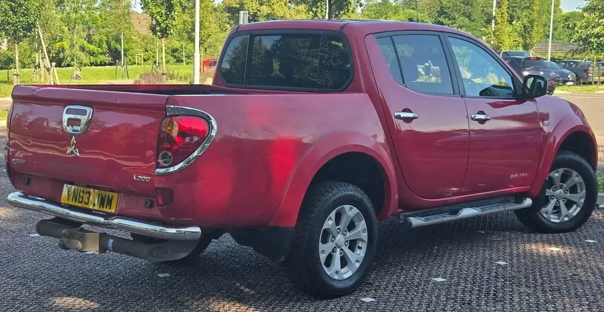 Used Mitsubishi L200 176 HP (129 kW) 2014 Red Pickup