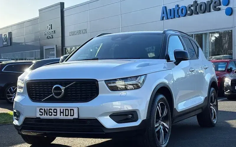 Usado Volvo XC40 R-Design 190 CV (139 kW) 2020 SUV