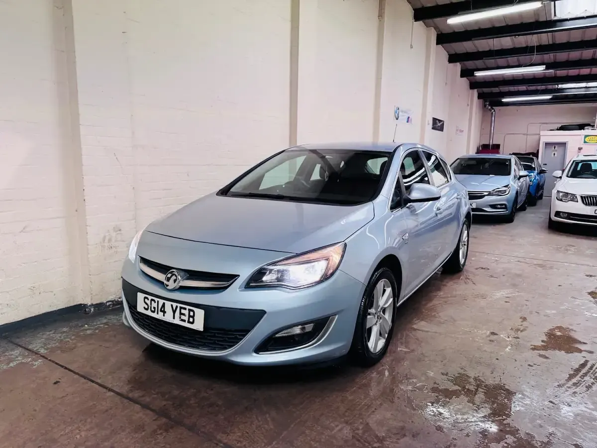 Used Vauxhall Astra SRi 2014 Silver Hatchback