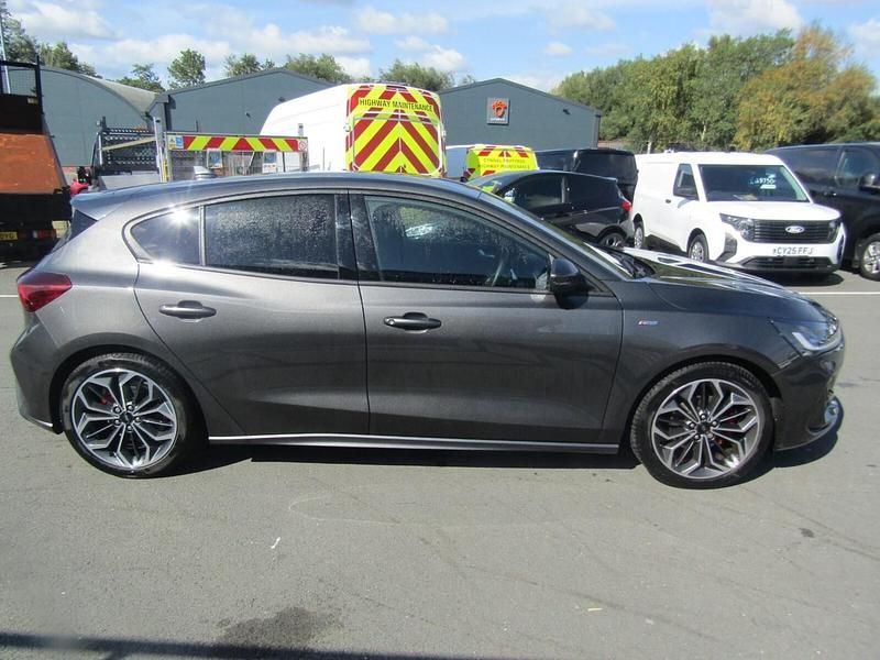 Used Ford Focus ST-Line X 2024 Magnetic grey Hatchback