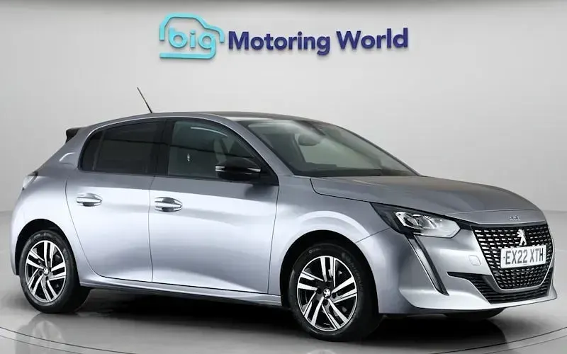 Used Peugeot 208 Allure Premium 102 HP (75 kW) 2022 Hatchback