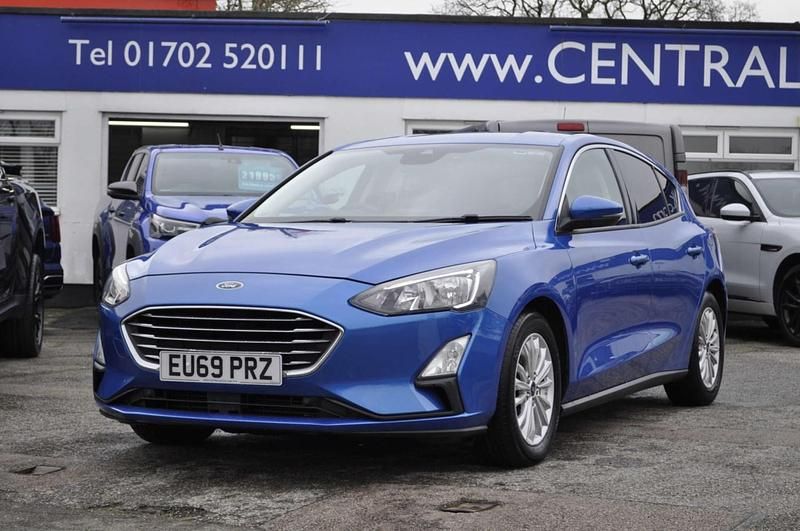 Used Ford Focus Titanium 125 HP (91 kW) 2019 Blue Hatchback