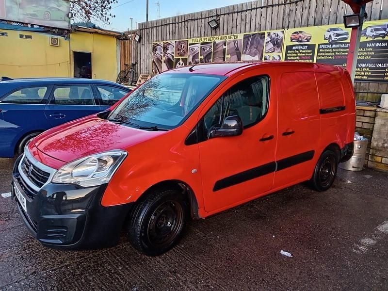 Red Used 2016 Peugeot Partner S MPV | £1,575 (Super price) - Image 1/4