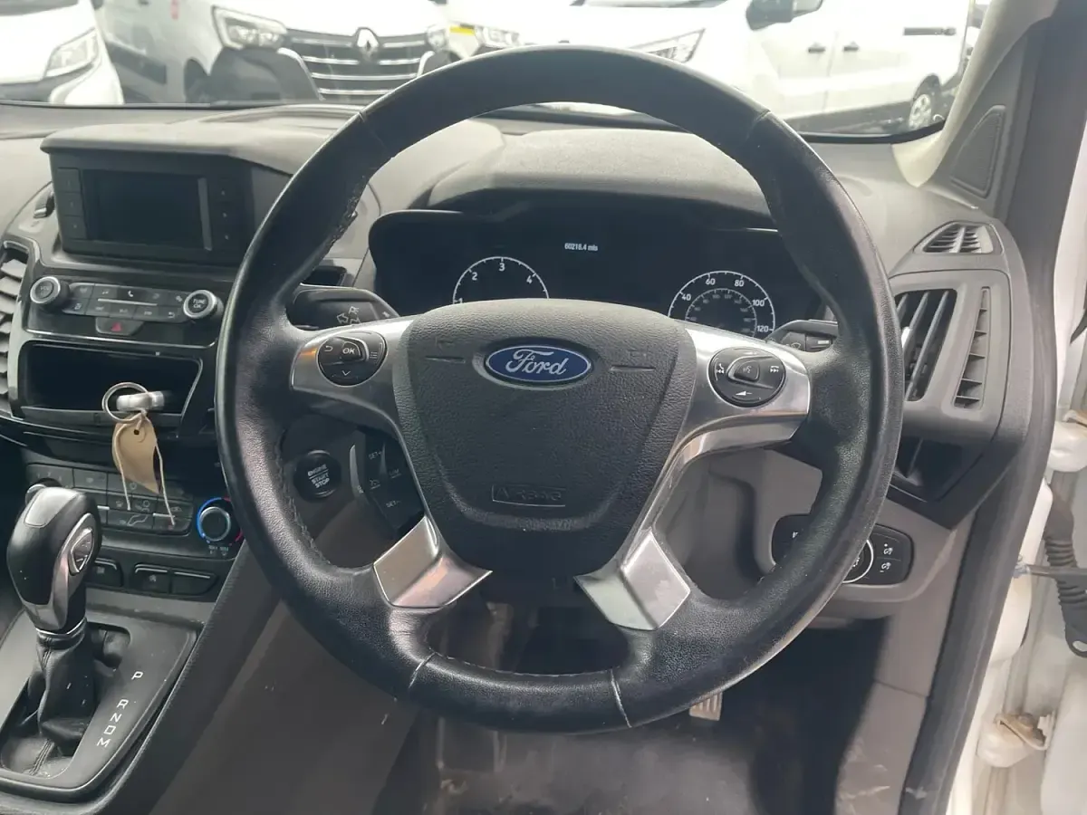 Used Ford Transit Connect Limited 120 HP (88 kW) 2020 White MPV