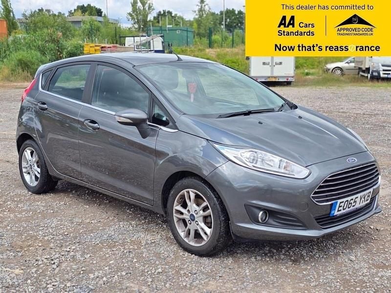 Grey Used 2015 Ford Fiesta Zetec Hatchback | £3,988 (Good price) - Image 1/4