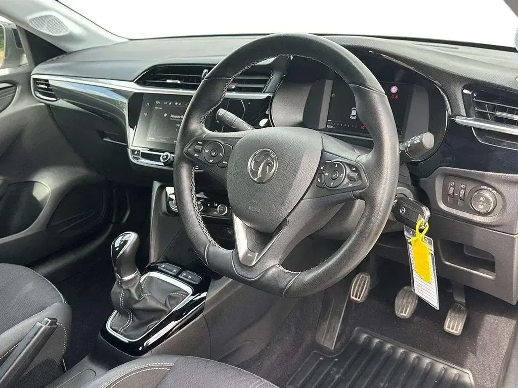 Used Vauxhall Corsa Edition 73 HP (53 kW) 2022 White Hatchback