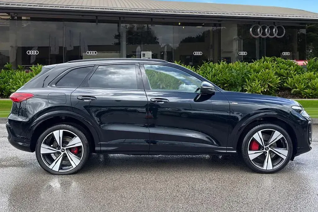 Used Audi Q5 Advanced 204 HP (150 kW) 2026 Black SUV