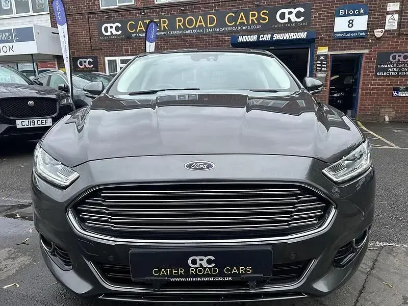 Begagnad Ford Mondeo Titanium 180 HK (132 kW) 2018 Grå Halvkombi