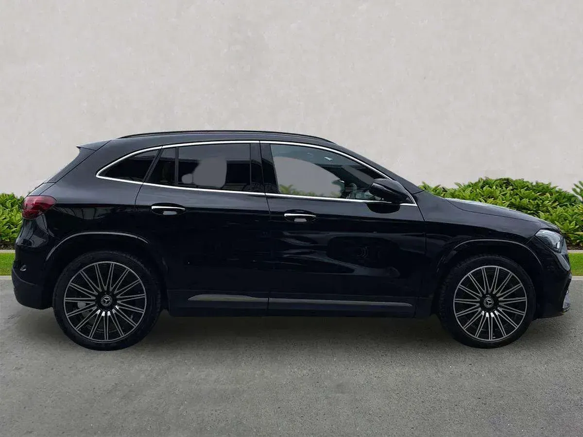 Used Mercedes GLA220 AMG Line Premium Plus 190 HP (139 kW) 2025 Black SUV