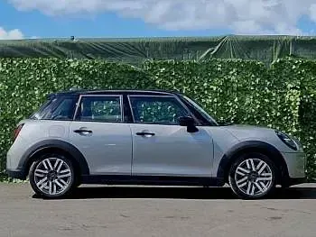 Used Mini Cooper Classic 114 kW (156 HP) 2025 Silver Hatchback