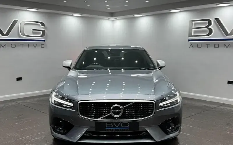 Usado Volvo S90 R-Design 190 HP (139 kW) 2018 Cinzento Sedan