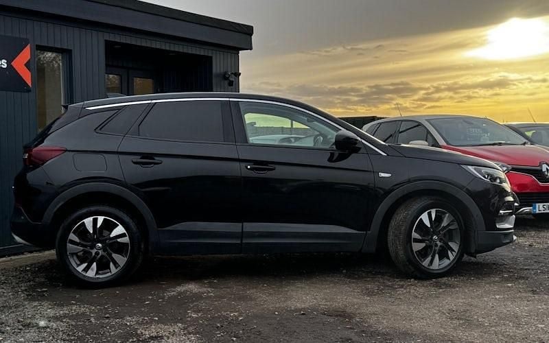 Used Vauxhall Grandland X Sport 131 HP (96 kW) 2019 Black SUV