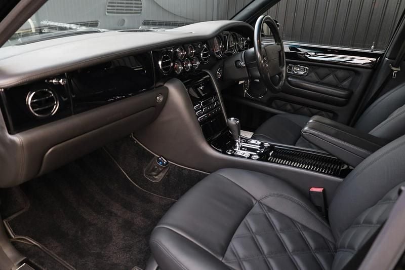 Used Bentley Arnage 500 HP (367 kW) 2010 Black Sedan
