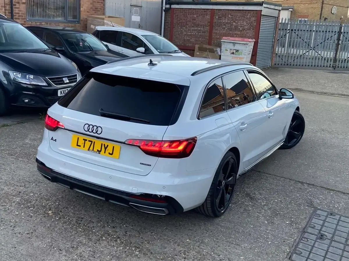 Used Audi A4 Black Edition 190 HP (139 kW) 2021 White Estate