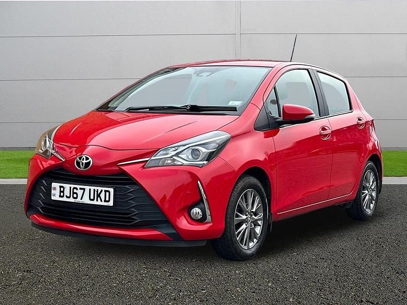 Used Toyota Yaris 2017 Red Hatchback